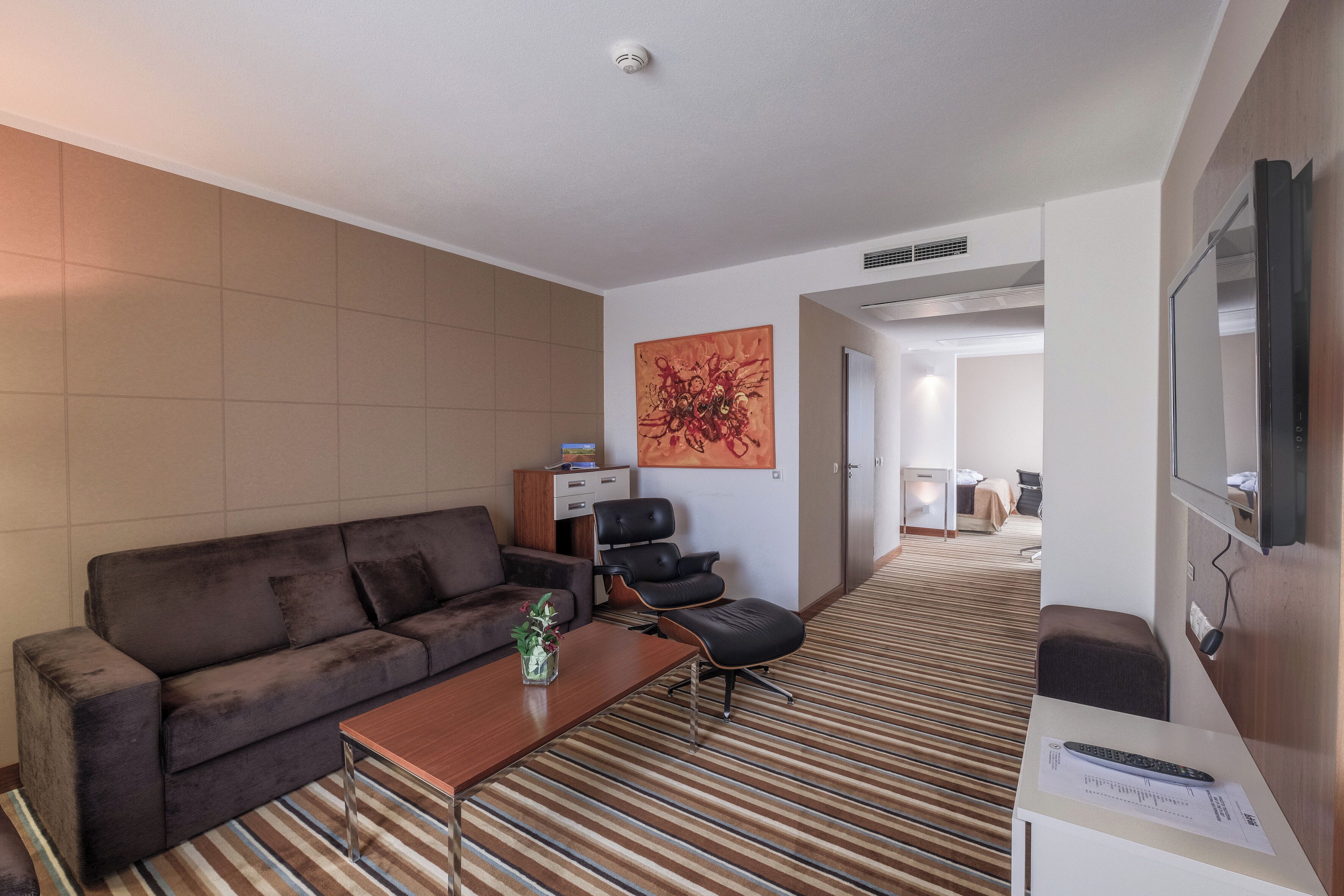 junior apartment | in-room safe, desk, laptop workspace, blackout curtains