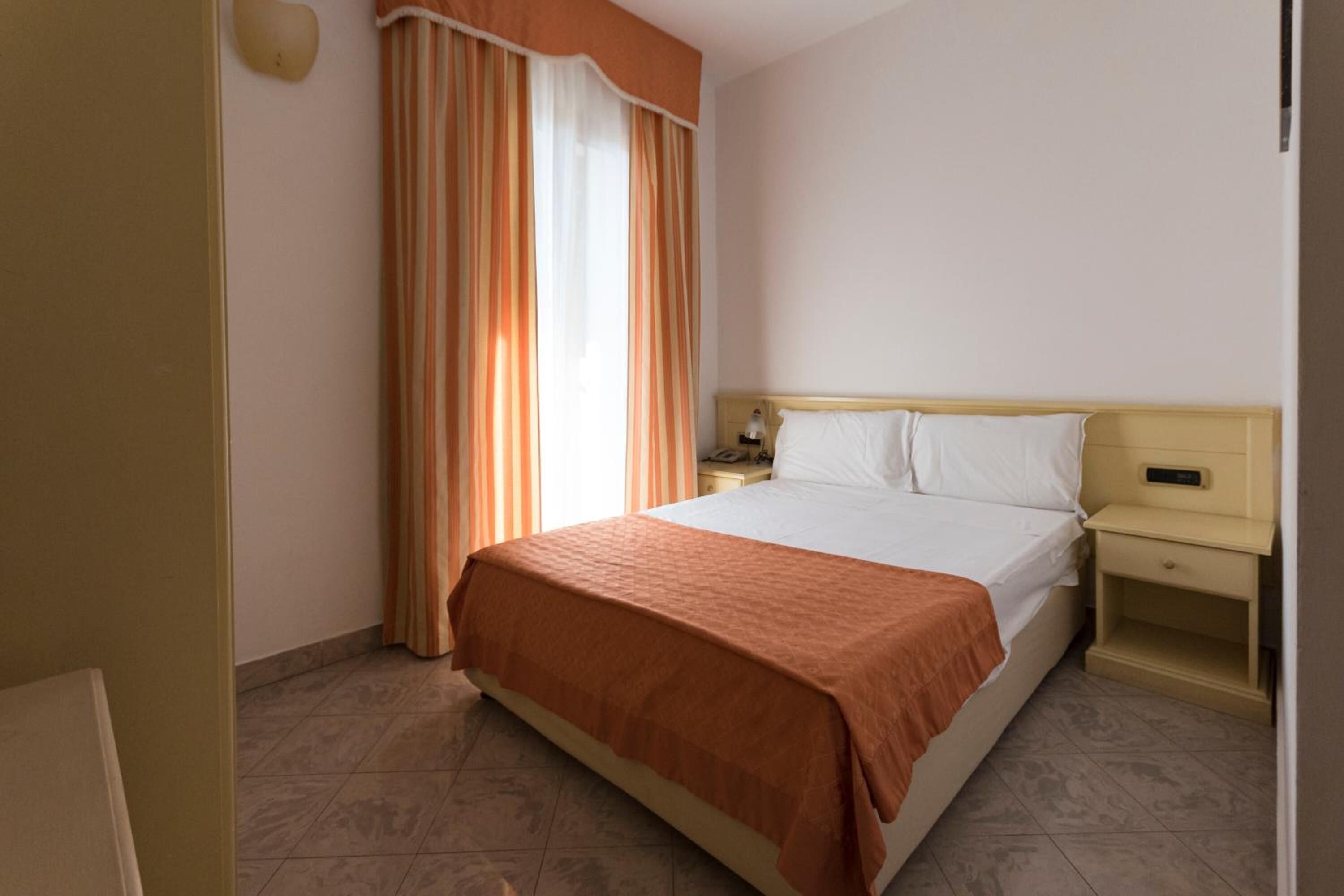 1 bedroom, minibar, in-room safe, desk