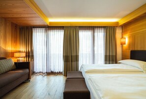 Chambre Supérieure Double ou avec lits jumeaux, vue montagne