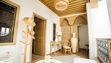 Habitación doble superior | Tabla de planchar con plancha, wifi gratis, ropa de cama