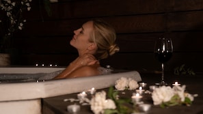 Hammam, soins d'hydrothérapie, massages aux pierres chaudes