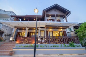 숙박 시설 정면