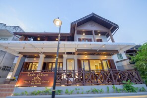 Mặt tiền nơi lưu trú