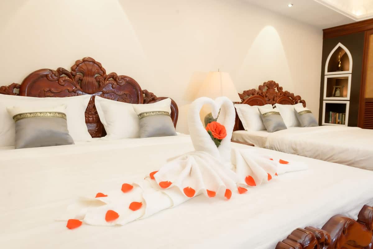 Family Suite, River View | Peti besi dalam bilik, Wi-fi percuma, cadar katil 