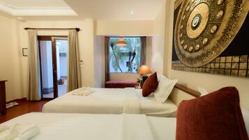Deluxe Room, River View (Ground Floor) | Peti besi dalam bilik, Wi-fi percuma, cadar katil