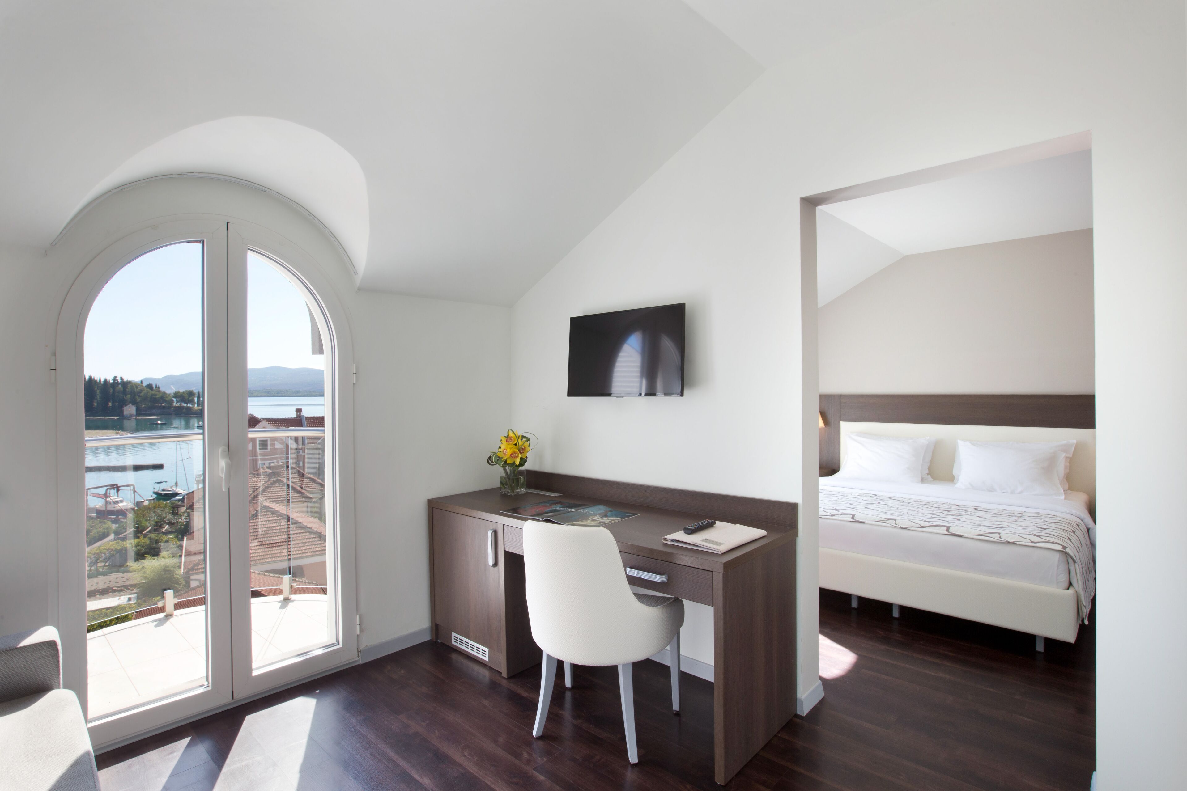 minibar, in-room safe, wifi