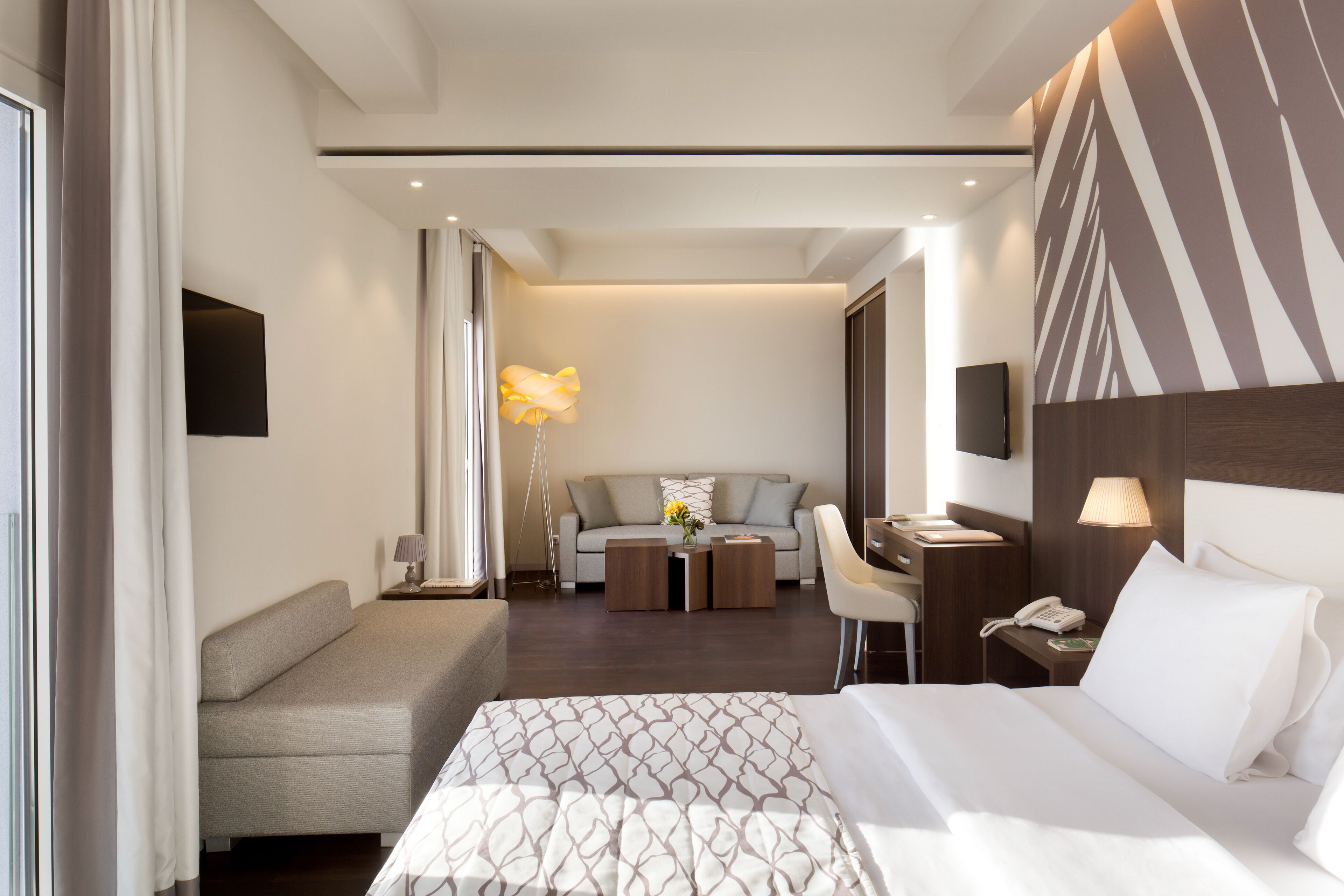 minibar, in-room safe, wifi