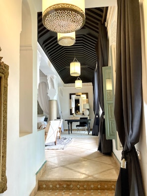 Executive Suite | Egyptian cotton sheets, premium bedding, pillowtop beds, in-room safe - Riad Rafaele & Spa (Marrakech)