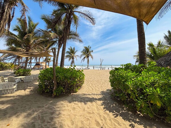 Privatstrand, Cabañas (kostenlos), Liegestühle, Strandtücher