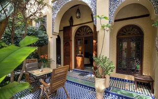 Quarto duplo luxo | Cofres nos quartos, escrivaninha, berços grátis, Wi-Fi de cortesia