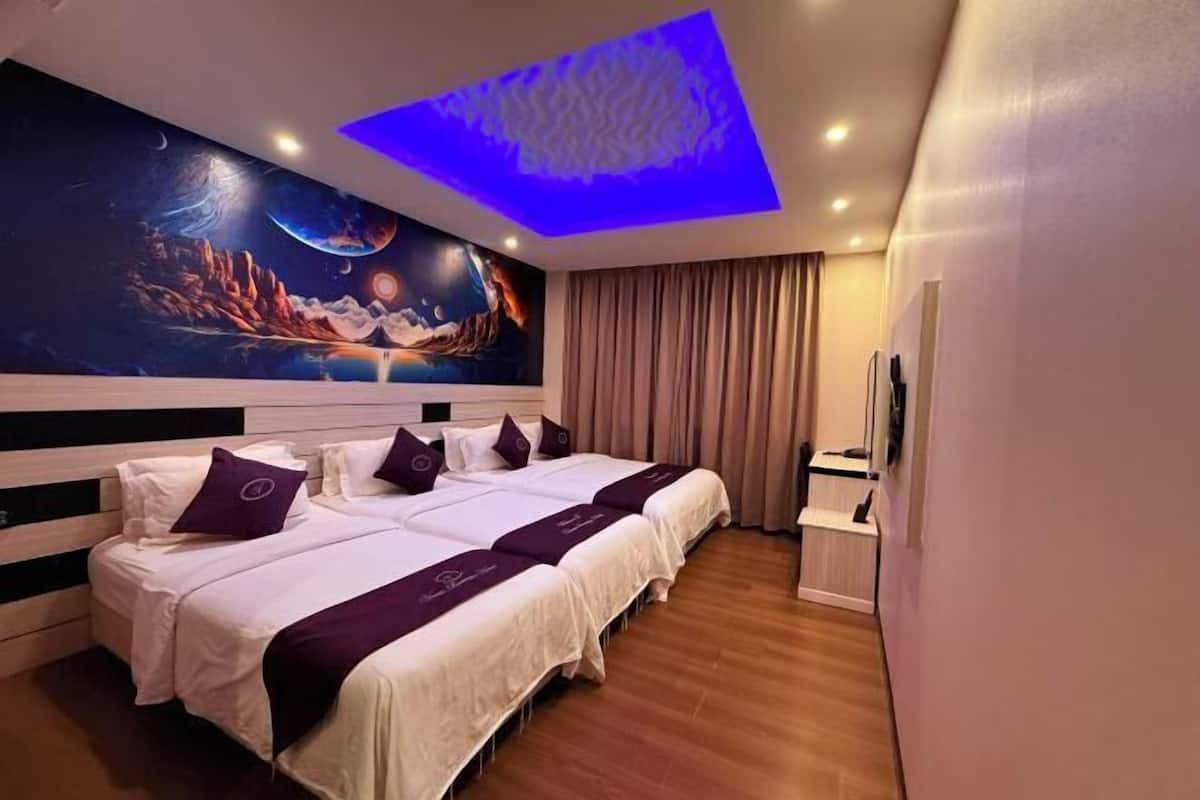Egyptian cotton sheets, in-room safe, individually furnished, desk