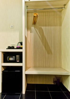 Egyptian cotton sheets, in-room safe, individually furnished, desk