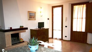 Apartment, 1 Bedroom | Living area - Residence Podere Olmo (Sovicille)