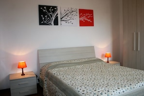 Apartment, 2 Bedrooms | In-room safe, desk, iron/ironing board, free cribs/infant beds - Residence Podere Olmo (Sovicille)