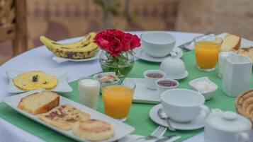 Daily local cuisine breakfast for a fee