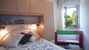 Cofres nos quartos, Wi-Fi de cortesia, roupa de cama