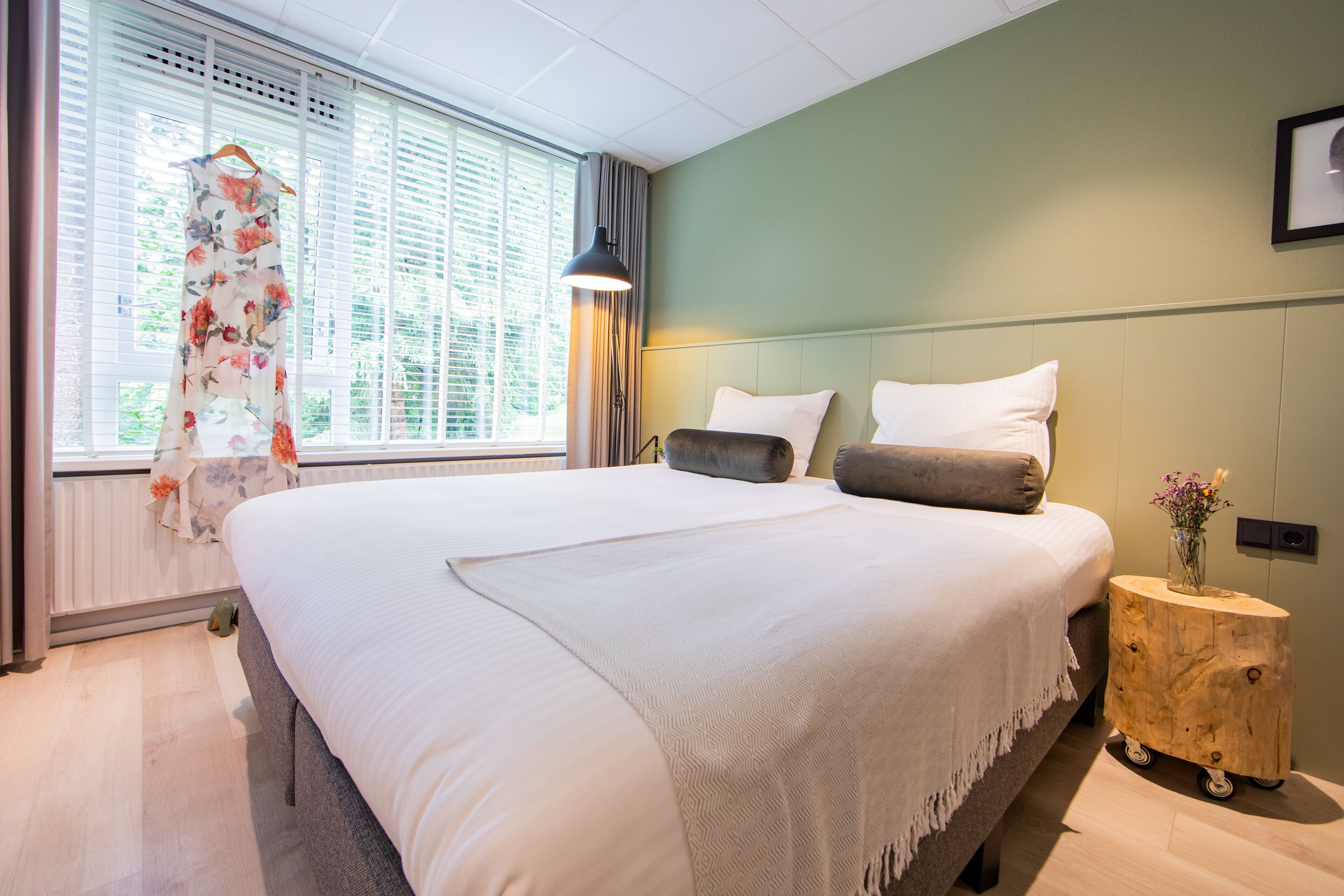 デラックス ダブルルーム | セ  ーフティボックス (室内)、客室ごとに異なるインテリア、デスク、ノートパソコン用作業スペース