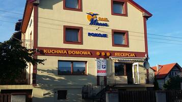 Pemandangan halaman dalam