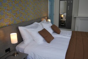 Deluxe Room, 2 Single Beds, Garden View