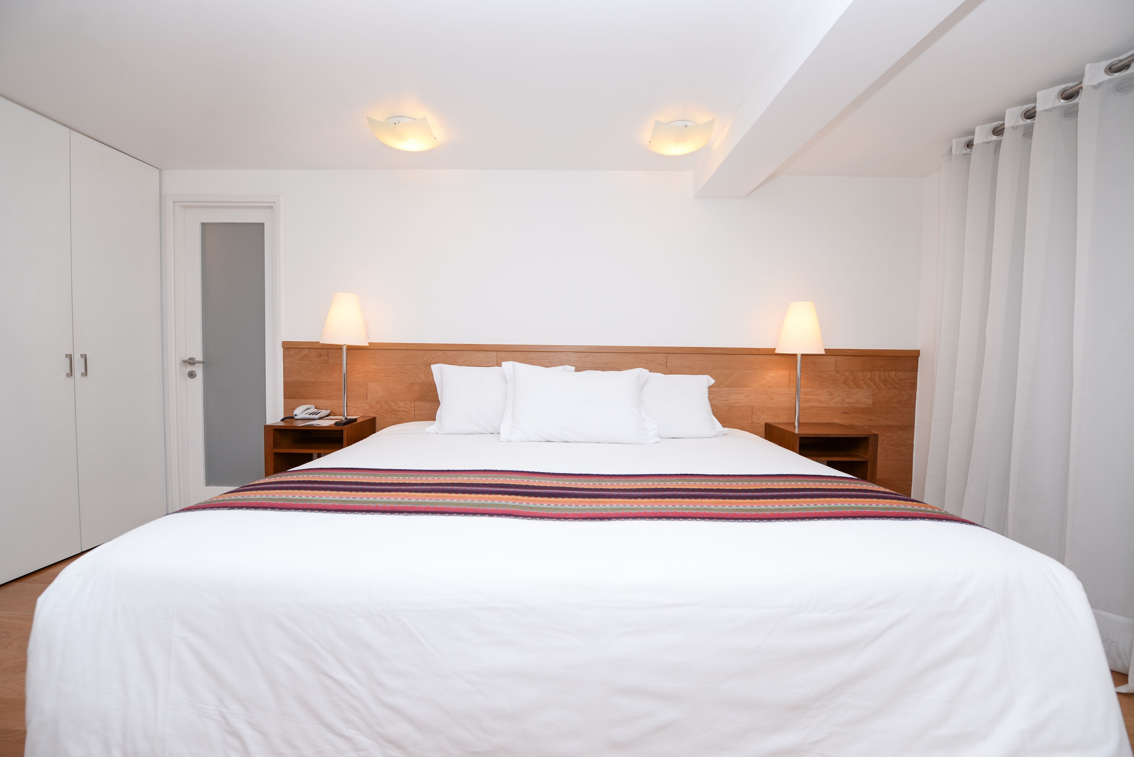 Hypo-allergenic bedding, in-room safe, desk, blackout drapes