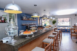 Frühstück, Mittagessen und Abendessen