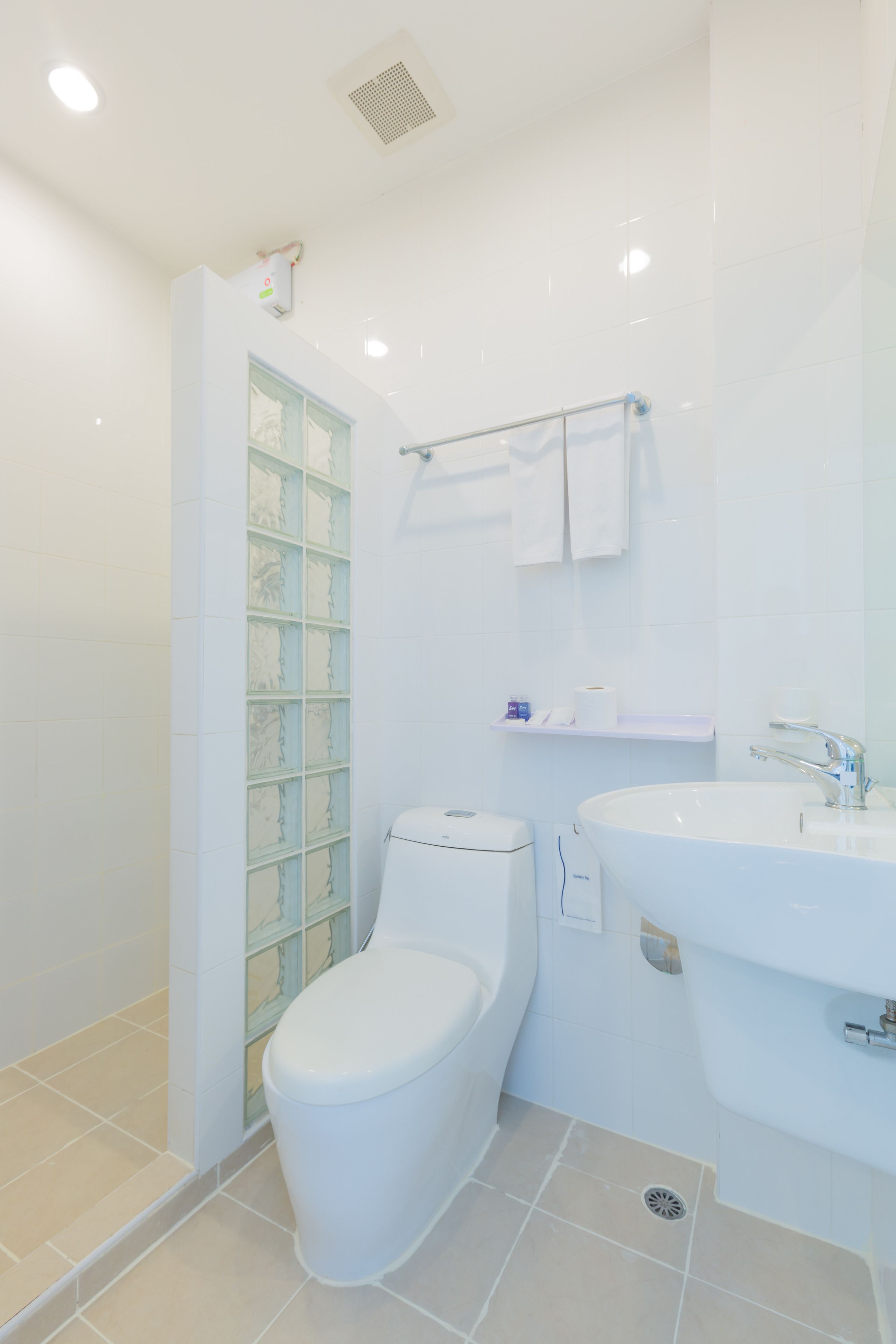 Deluxe Double Room | Bathroom