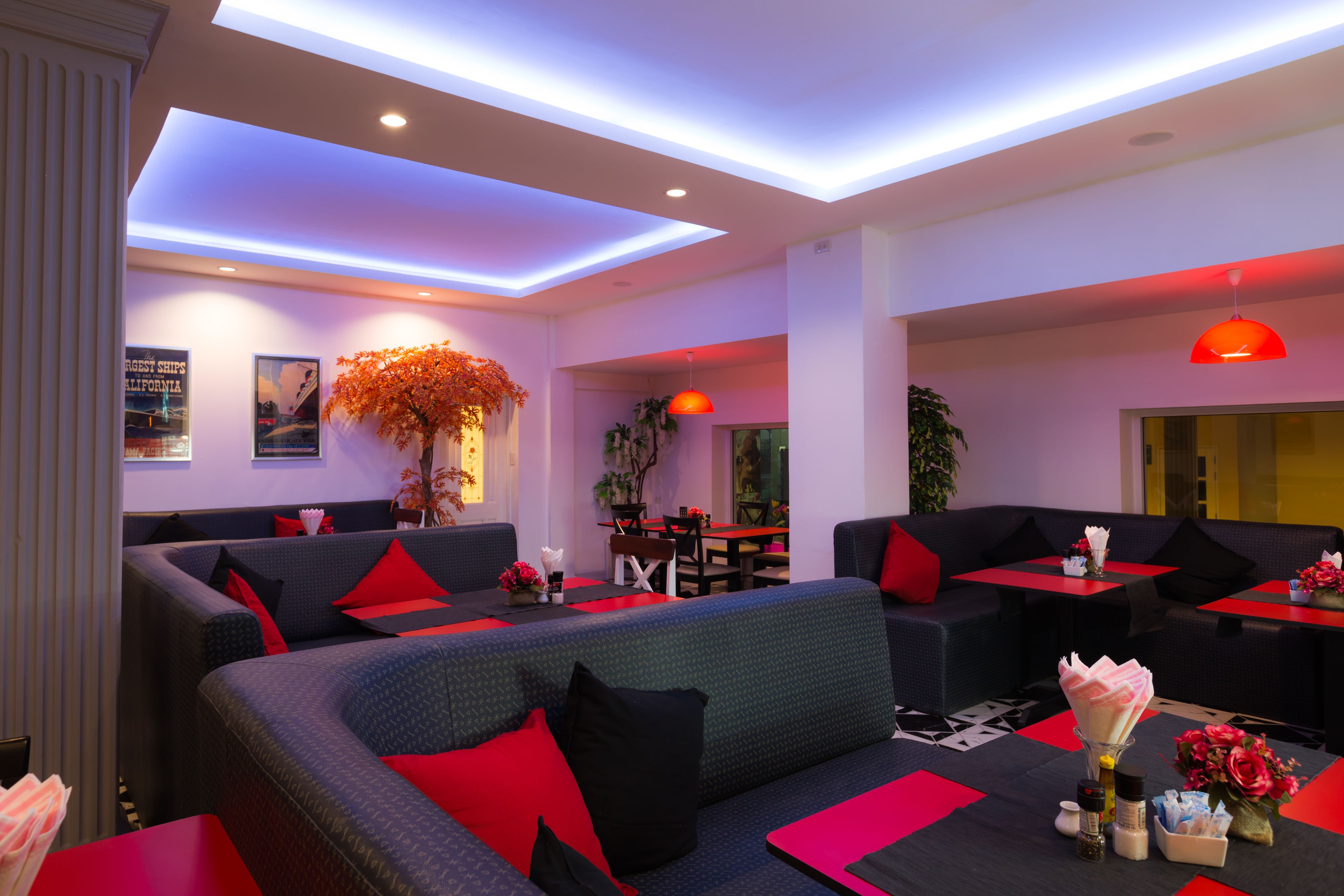 Breakfast, lunch and dinner served