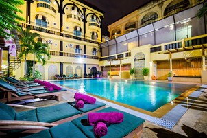 Outdoor pool, sun loungers