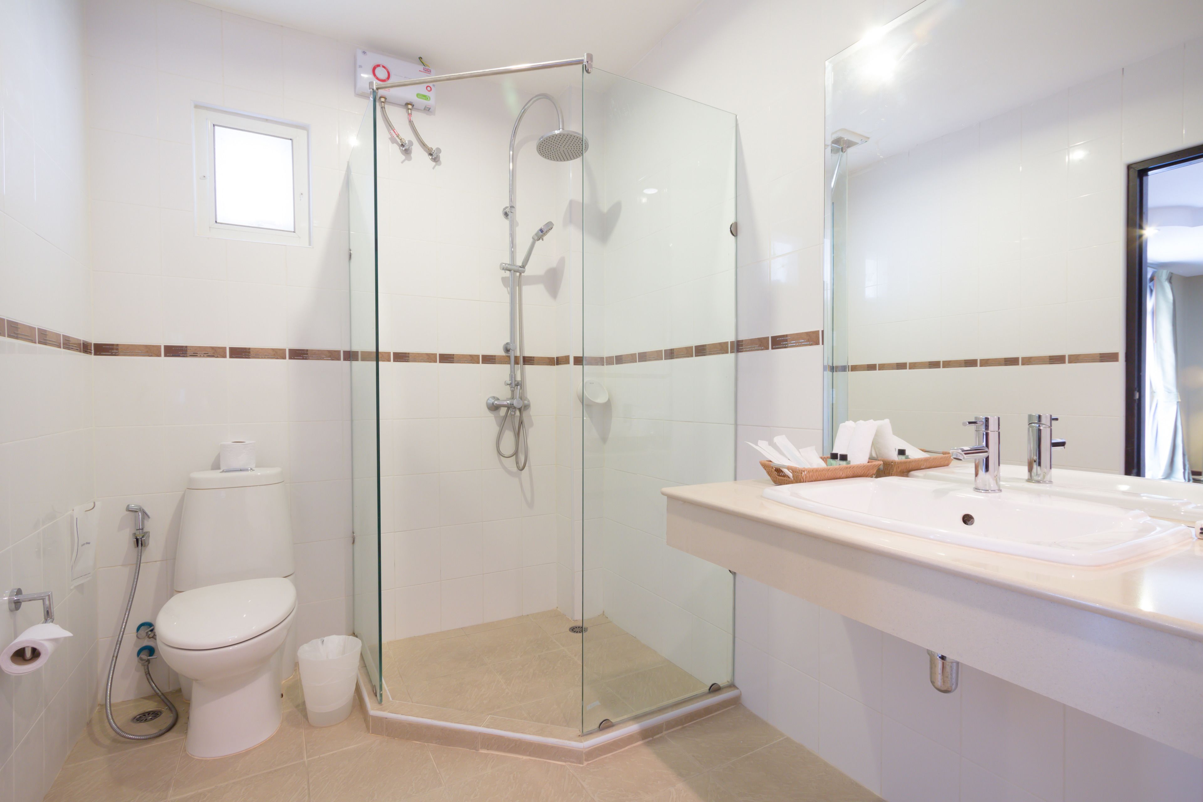 Shower, free toiletries, hair dryer (on request), bidet