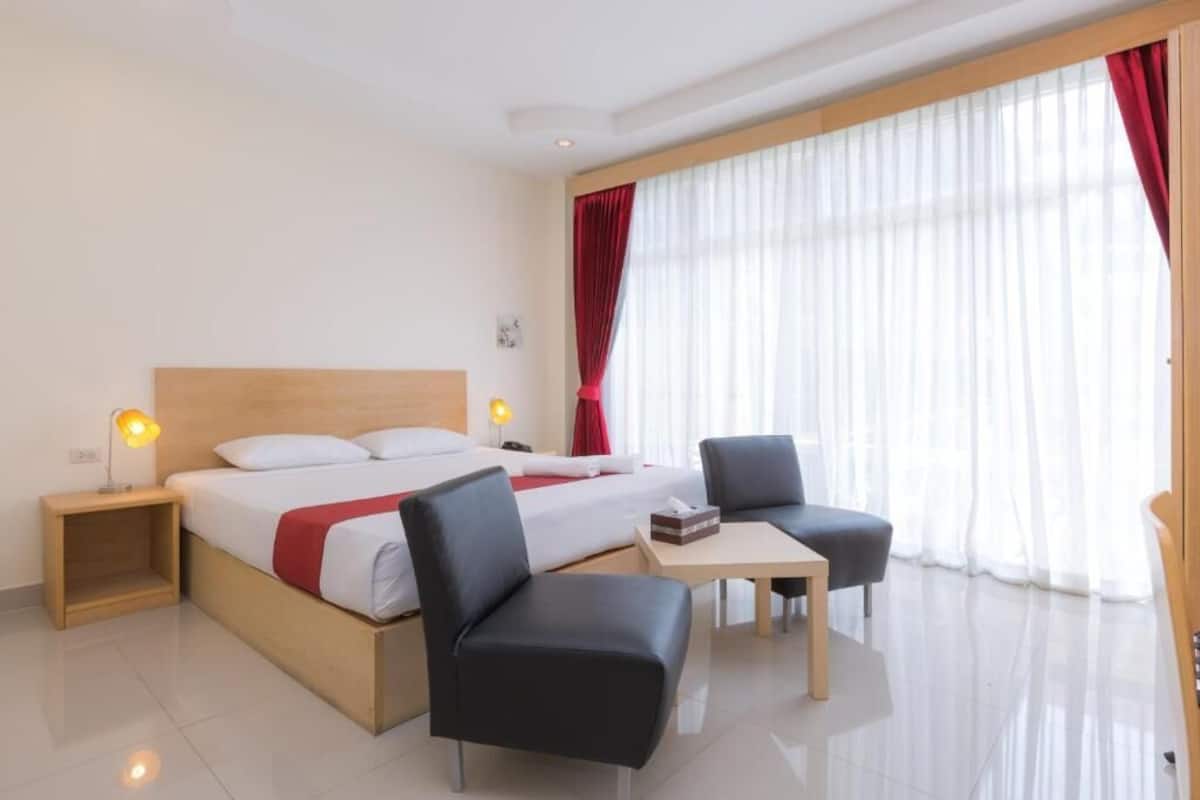 Caja de seguridad en la habitación, escritorio y wifi gratis