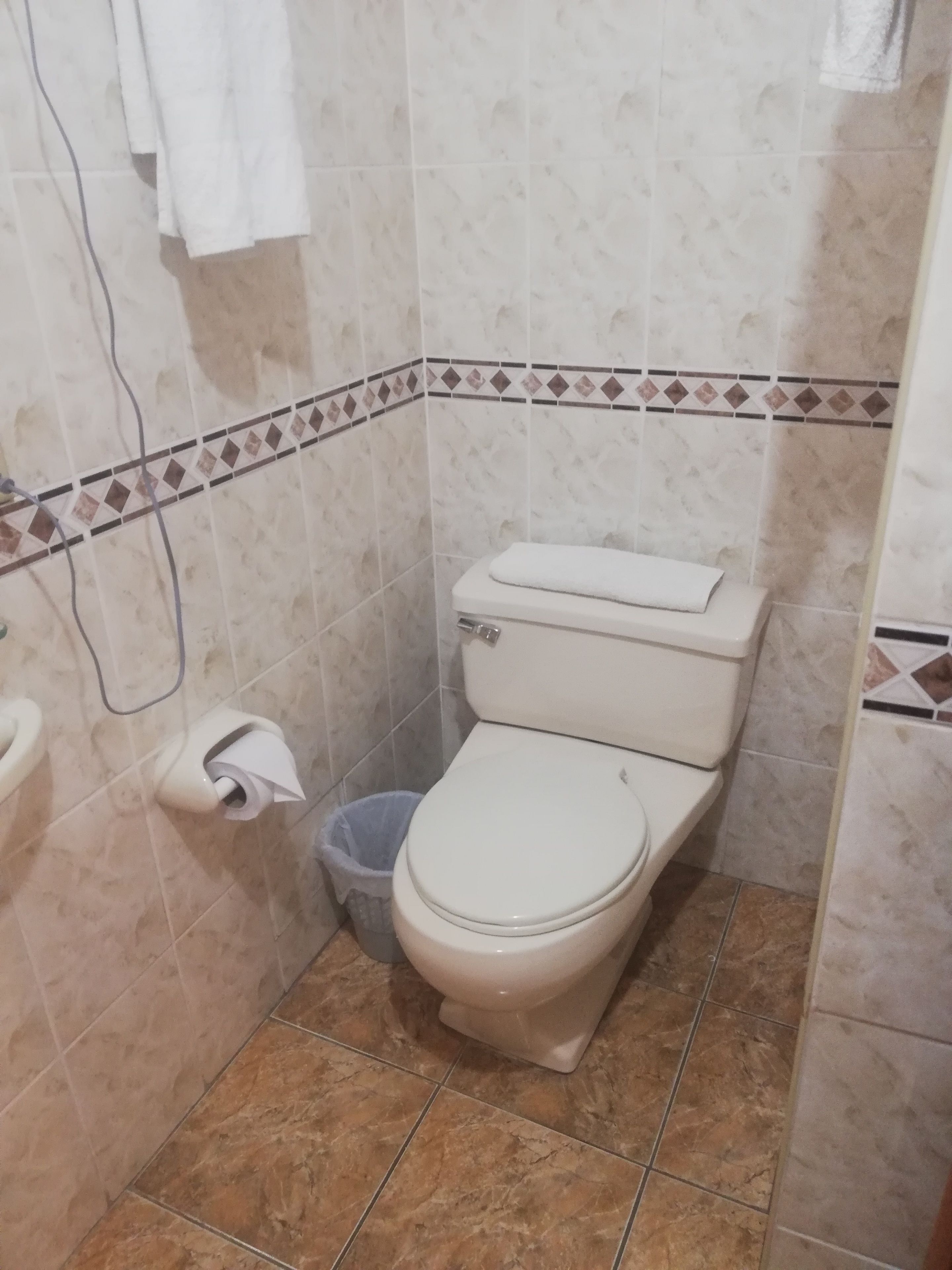 standard double or twin room | in-room safe, desk, free wifi, wheelchair access