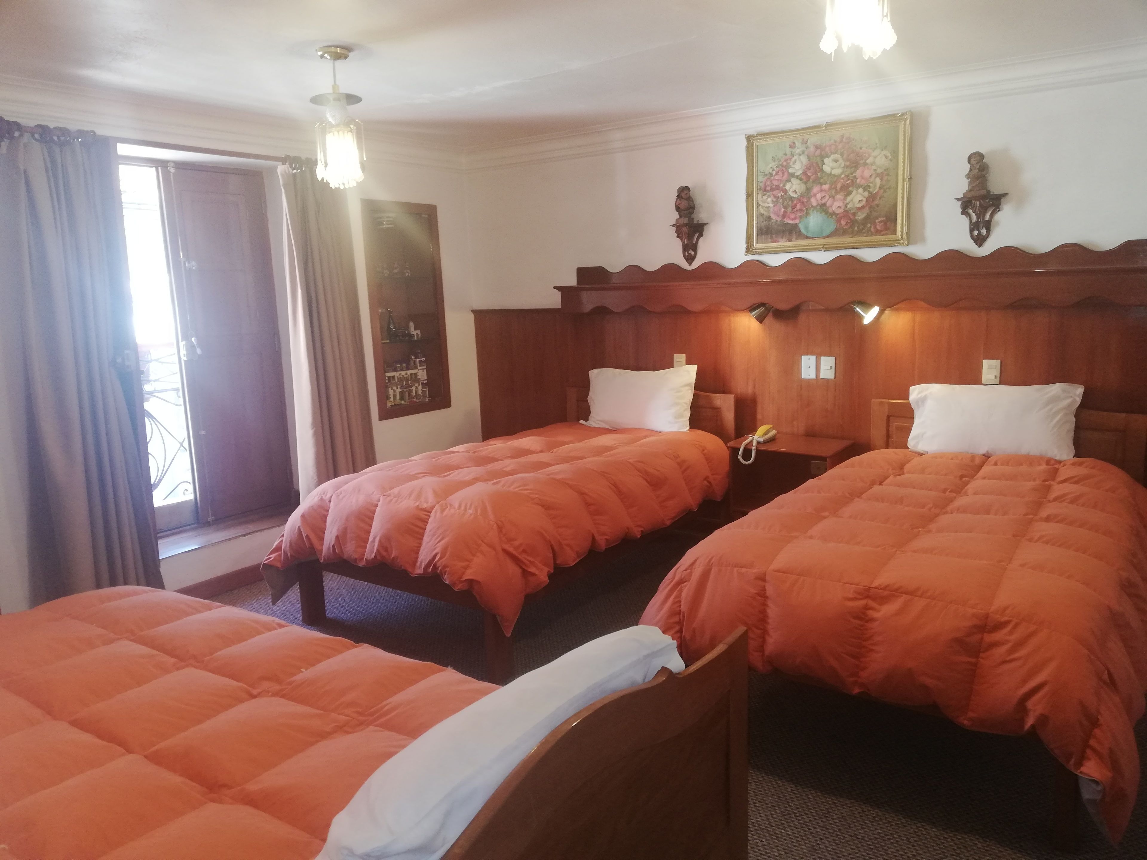 standard triple room, 3 single beds | in-room safe, desk, free wifi, wheelchair access