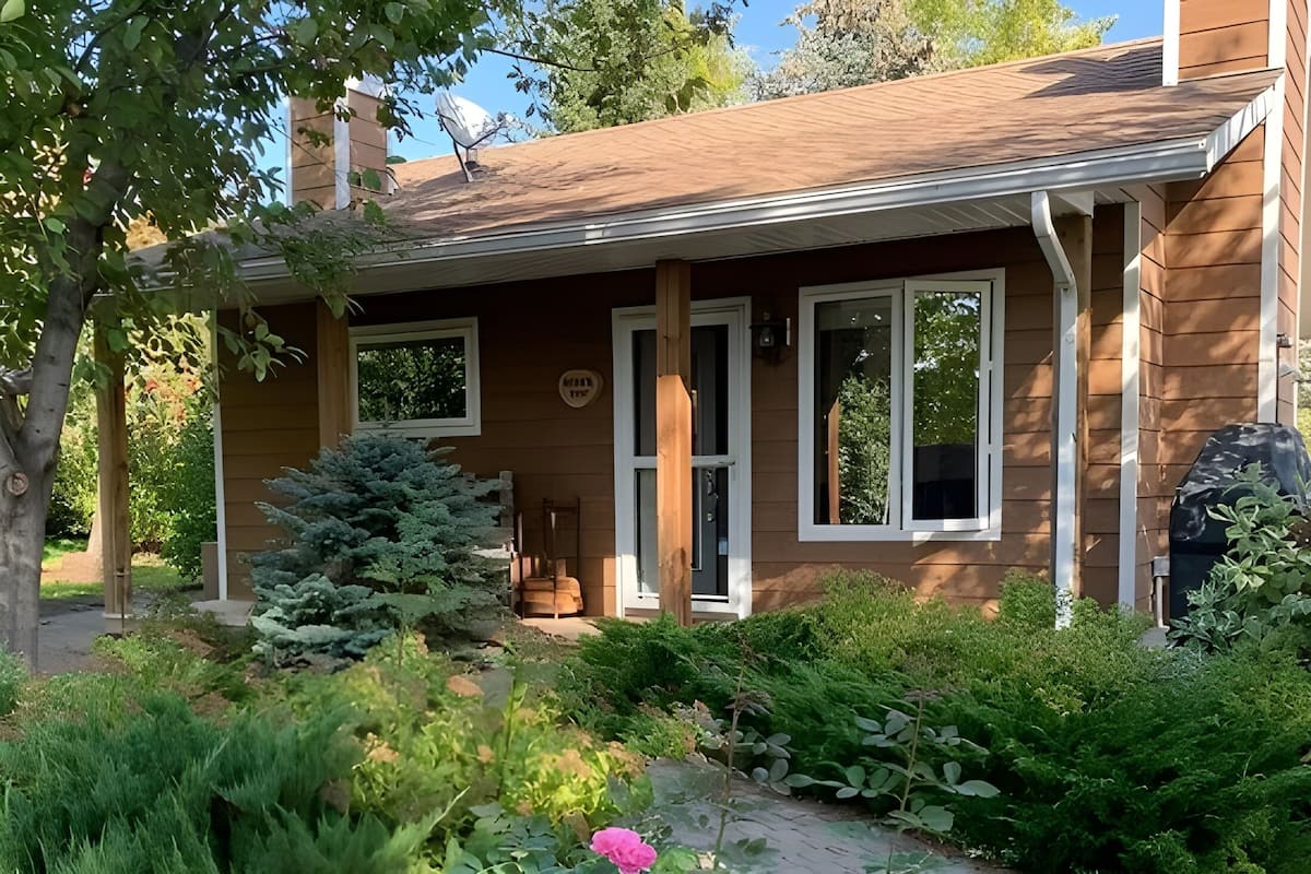 Honeymoon Cabin, 1 Bedroom, Lake View (Hitch'n Post Cabin) | Terrace/patio