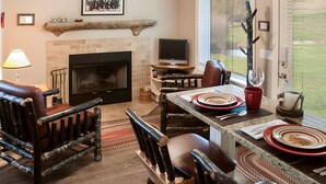 Honeymoon Cabin, 1 Bedroom, Lake View (Hitch'n Post Cabin) | Living area | Fireplace
