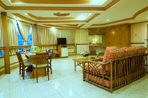 Rom | Oppholdsområde | LCD-TV