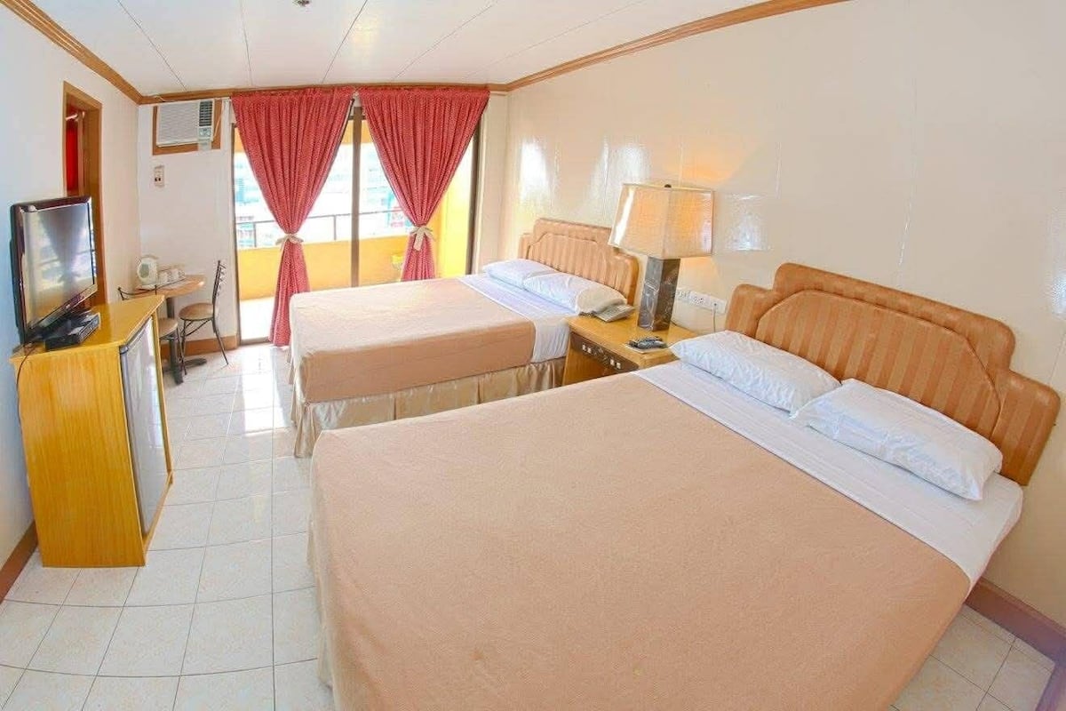 ห้องเอ็กเซกคิวทีฟ | เครื่องนอนระดับพรีเมียม, ตู้นิรภัยในห้องพัก, โต๊ะทำงาน, Wi-Fi ฟรี