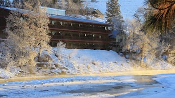 Fassade der Unterkunft – Abend/Nacht