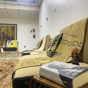 Lobby sitting area - 3J's Hotels & Apartments (Abuja)