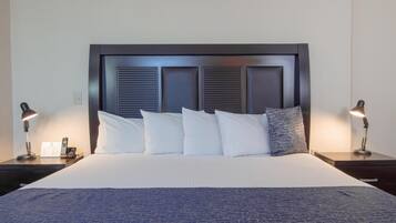 Suite, 1 cama King size, para no fumadores | Minibar, escritorio, tabla de planchar con plancha y cuna de viaje