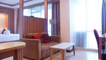 In-room safe, desk, iron/ironing board, free WiFi