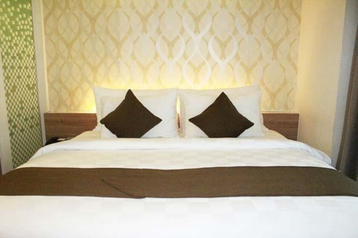 In-room safe, desk, iron/ironing board (on request), free WiFi