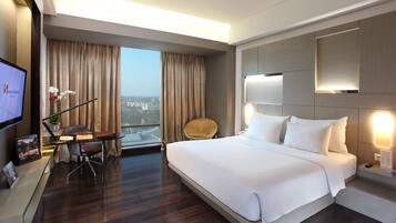 Superior Deluxe Double | Premium bedding, in-room safe, desk, laptop workspace