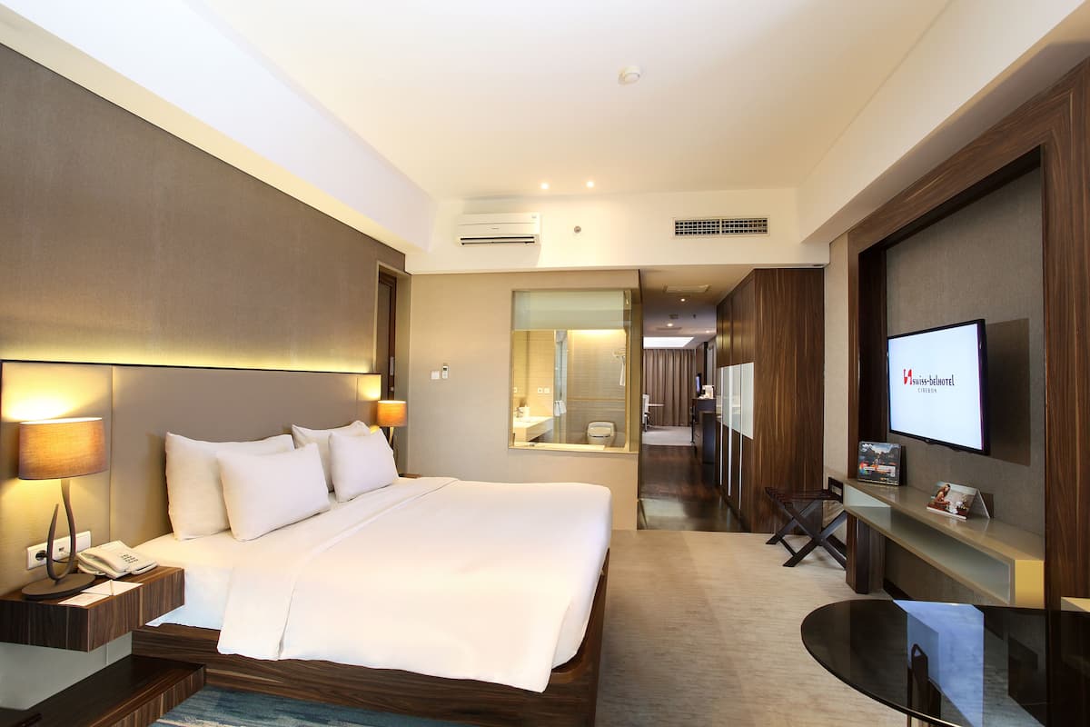 Executive Suite | Ropa de cama de alta calidad, caja fuerte, escritorio