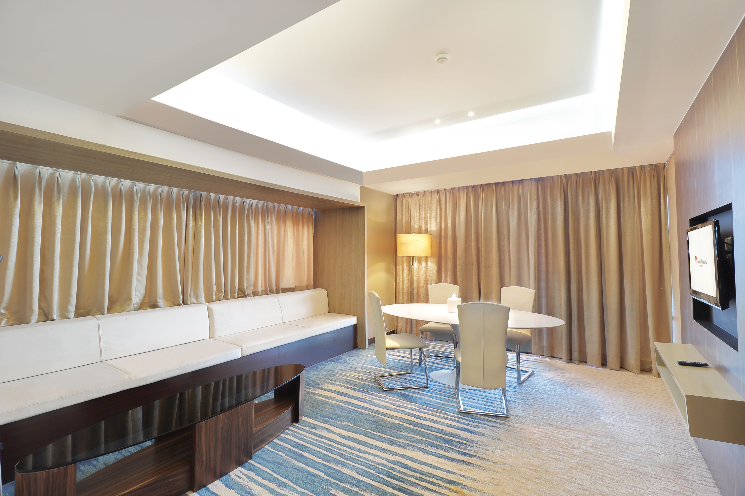 Executive Suite | 客廳