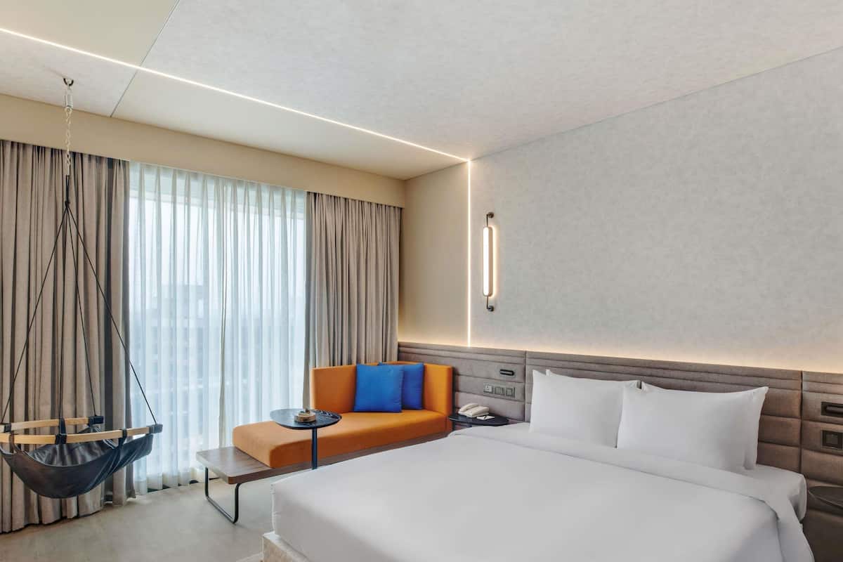 Habitación Premier, 1 cama doble | 1 dormitorio, ropa de cama de alta calidad, minibar y caja fuerte