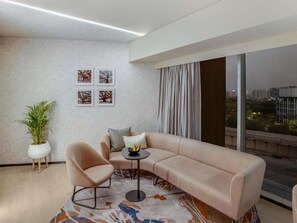 Premier Suite, 1 Double Bed with Sofa bed, Club Lounge Access | 1 bedroom, premium bedding, minibar, in-room safe