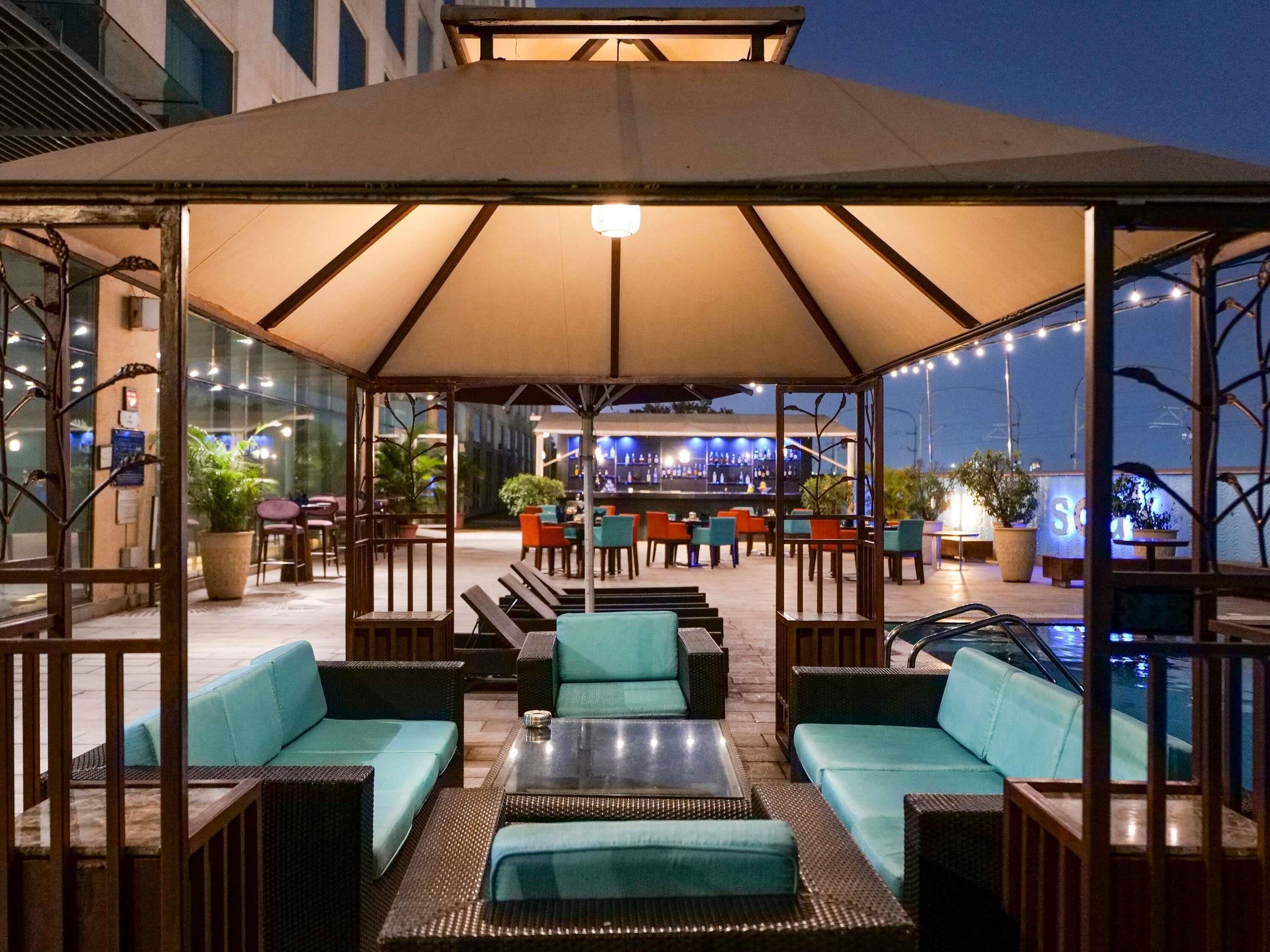 2 restaurants, breakfast, lunch, dinner served; Indian cuisine