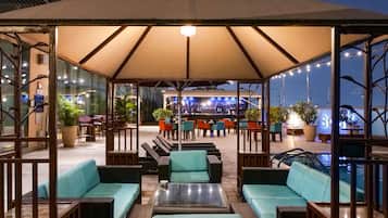 2 restaurants, breakfast, lunch, dinner served; Indian cuisine