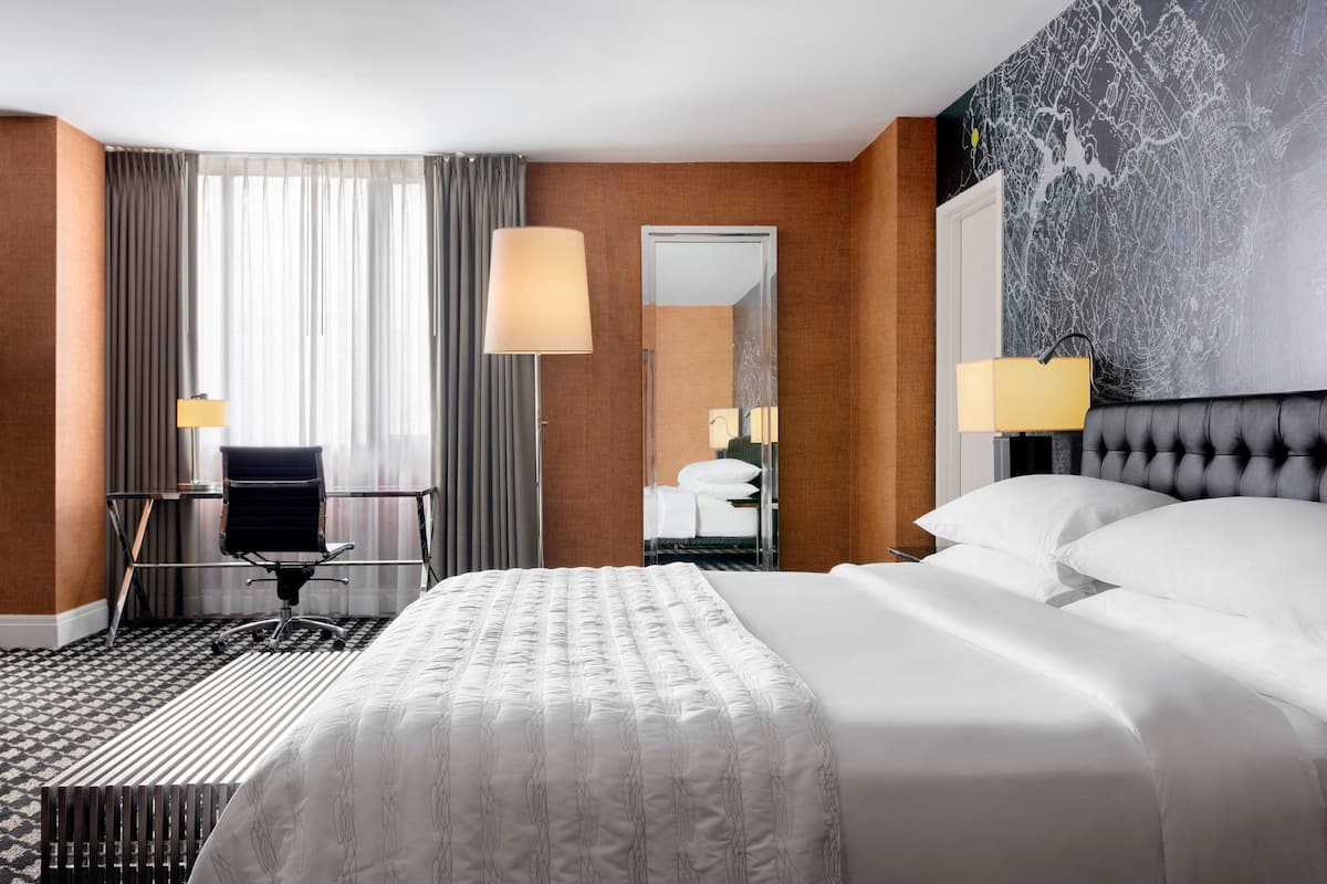 Premium bedding, in-room safe, desk, iron/ironing board