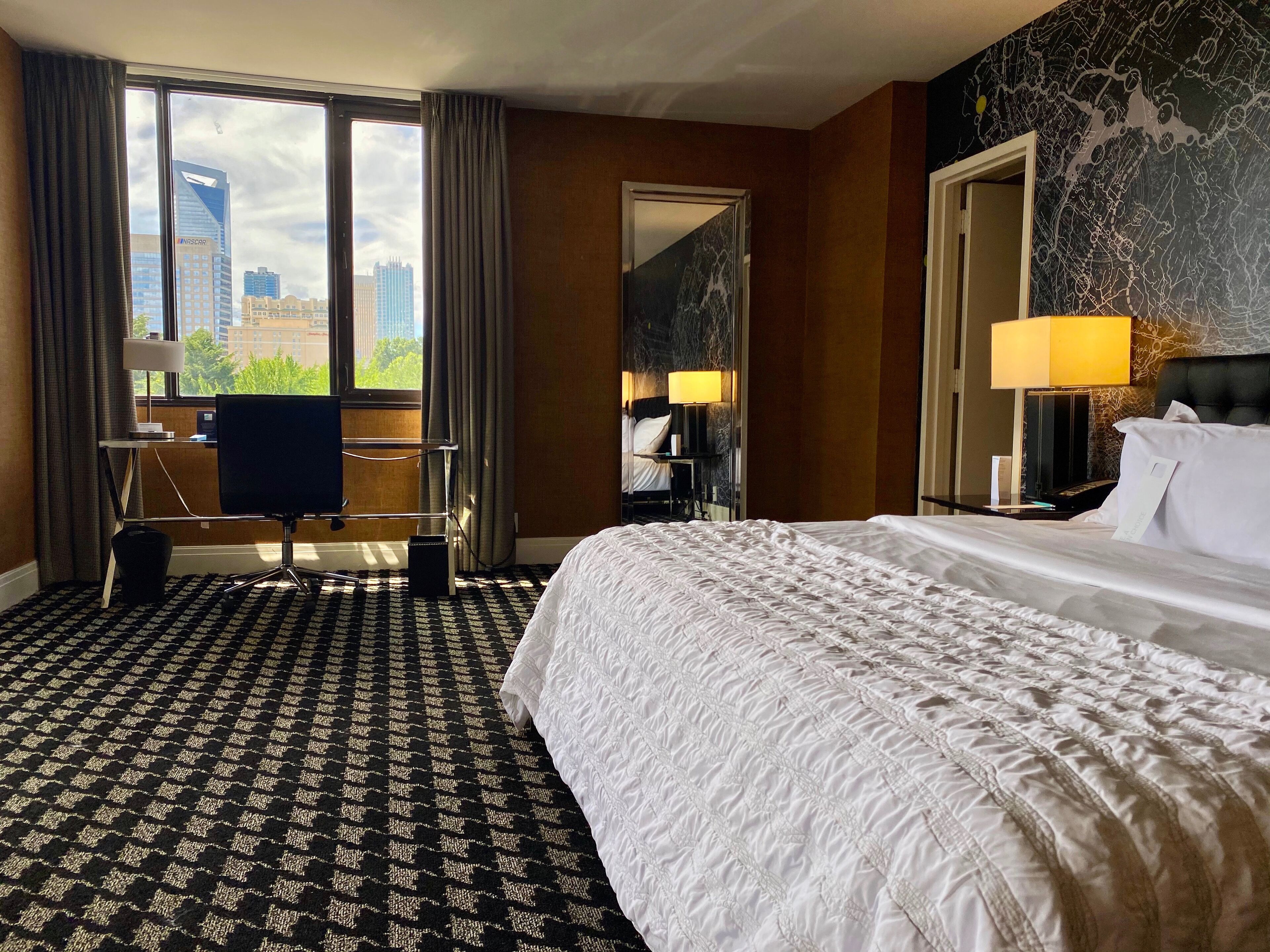 Premium bedding, in-room safe, desk, iron/ironing board